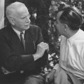 Pomislite na nekoga, a on vas pozove? Jung je imao objašnjenje za tu čudnu slučajnost