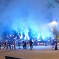 SNS pravio bakljadu na nezavršenom trgu