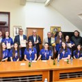 Gradonačelnik Čačka ugostio zlatne odbojkašice OŠ „Sveti Sava”