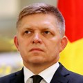 Fico je zadobio 3 prostrelne rane: Premijer Slovačke pogođen kada je izašao da se pozdravi sa građanima