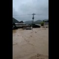 U tunelu nakon odrona zarobljeno 20 ljudi: Katastrofalne poplave u Japanu (video)