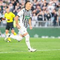 Partizan - čukarički: Crno-beli nemoćni, Brđani vode! Poluvreme