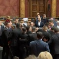 Дуго урушавање парламента: Како су падали углед и значај српске скупштине од 1990. до данас