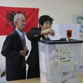 CIK Albanije: Izlaznost na parlamentarnim zborima do 14 časova 29,53 odsto