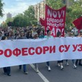 "Batinaši nisu junaci, ne damo studente" - Novosađani ispred prostorija SNS
