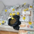 Gomila deviza, droga po celom krevetu: Dačić otkrio detalje velike zaplene narkotika na Paliluli: U stanu nađeno preko 81…