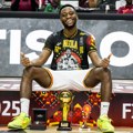 Kakva priča: Nosio Angolu do afričkog trona, a visok je 167 cm!