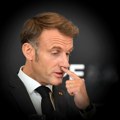 Francuzi već dugo nezadovoljni Makronom, ispao budala u očima celog sveta