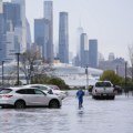 Jaka oluja s kišom potopila Njujork: Dve osobe poginule, izdato novo upozorenje VIDEO