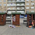 Oštećene drvene kućice za prodaju u centru Niša