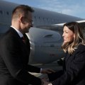 Sijarto doputovao u Beograd, na aerodromu ga dočekala ministarka Mesarović