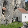 Ništa im nije sveto: Vandali oskrnavili crkvu kod Hadži Prodanove pećine