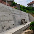 Novi potporni zid u Deligradskoj bi trebalo trajno da reši problem sa klizištem