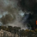 Strašna scena nadomak srpskog grada! Nebo sivo, vatra guta sve pred sobom: Snimak je još strašniji