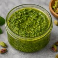 Neodoljivi sos koji je gotov za 10 minuta: Pesto od nane i pistaća