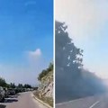Koloni na ulazu u Crnu Goru se ne vidi kraj: Vozač uleteo u oblak dima, ne vidi se prst pred okom, gori sve