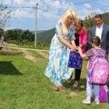 Ministarka Darija Kisić posetila devojčicu zbog koje je u martu plakala cela Srbija