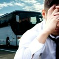 Dramatična scena u niškom autobusu! Vozač drmao mladića, mislio da je umro: Došla Hitna pomoć, a onda je putnik otvorio…