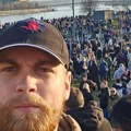 Sina Nenada Čanka policija zadržala kod Inđije: Krenuo na protest u Beograd, u automobilu navodno pronađeni biber sprej…