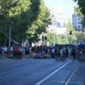 (Foto, video) blokade u Beogradu: Gradski prevoz funkcioniše, prekid samo u Zemunu: Blokirana Požeška