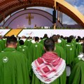 Папа Лав КСИВ позвао младе да се не фокусирају на материјално, већ на духовно богатство