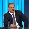 “Takav je model”: Ministar prosvete demantovao otkopčan šlic tokom posete dečijem kampu