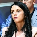 Protest u Loznici ispred prostorija SNS: Gradonačelnica provocira građane iza kordona policije