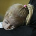 Tinejdžeri u Grčkoj preterano koriste mobilne telefone,2050. će 70 odsto dece u Evropi imati miopiju