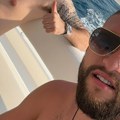 Na jahti sa krstom oko vrata i naočarima: Veljko Ražnatović zapalio Instagram: Cecin sin se skinuo, svi kažu da je šmeker i po…