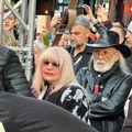 Tuga savladala hanku Paldum, pevačici pozlilo! Slošilo joj se tokom emotivnog govora, evo svih detalja