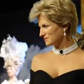 VIDEO: Voštana figura princeze Dajane u "osvetničkoj haljini" stigla u muzej u Parizu