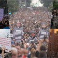 „Ima nas dovoljno“: Završen protest u Beogradu, nestvarni prizori iz srpske prestonice ponovo obišli svet