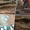 Tela nastradalih neprestano donose ispred bolnice: Uznemirujući snimak iz razorenog grada u Libiji mrtve ne stižu ni da…