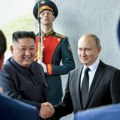 Rukovanje Putina i Kima: Rusija će pomoći Severnoj Koreji u izgradnji svemirskih satelita
