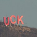 Iznad Kosovske Mitrovice osvanuo znak "UČK"