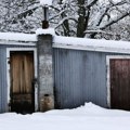 Postavio kameru da snimi ko mu noću posprema šupu, a ujutru je imao šta da vidi: Evo ko je "krivac"