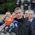 Aleksandar Jovanović Ćuta pozvao opoziciju da izađe na izbore, Novi DSS protiv, večeras sastanak