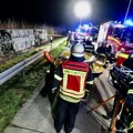 Prevrnuo se autobus na auto-putu na zapadu Nemačke, povređeno 27 učenika