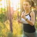 Šta je zapravo bolje za gubitak težine – 30 minuta trčanja ili 10.000 koraka?