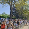 Pariz "ključa": Nenormalne gužve - svi hoće na spektakl FOTO/VIDEO