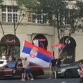 Ludnica u centru Beograda Slavi se Novakovo olimpijsko zlato! (video)