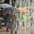 Nevreme stiglo u Vojvodinu: Padao grad, vetar lomio drveće (FOTO)