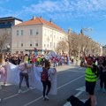 „Ne vraćaj se kući Ćaci!“: Građani sačekali Nedimovića ispred Gradske uprave u Sremskoj Mitrovici, pa ga pljuvali…