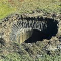Najzad rešena misterija sibirskih: Kratera?! Ogromne rupe godinama zbunjuju naučnike, sada je otkriven šokantan uzrok pukotina…
