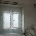 Ogledalo vam se magli čim pustite toplu vodu? To je prvi znak da vam kupatilo tiho propada, ova spravica je spas