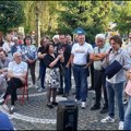 Tribina Stranke slobode i pravde i kontra okupljanje naprednjaka u Užicu