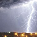 Grom usmtrio 97 ovaca, zabeleženo 26.000 udara tokom noći