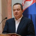 Dačić u Skupštini s mobilnog pustio zvuk “pravog zvučnog topa”: U Srbiji nikada nije upotrebljen