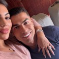 "Oduvek sam maštala o raskošnoj svadbi, a venčali smo se u dnevnoj sobi": Georgina i Ronaldo otkrili sve detalje intimne…