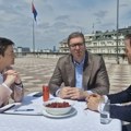 Zbog kombinovanja trešanja i koka-kole Vučić najavio da će sledeći instagram video biti iz WC-a Predsedništva